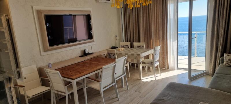  Prodaja, lux stan u Dobru Vodu 98 m2 245000 e