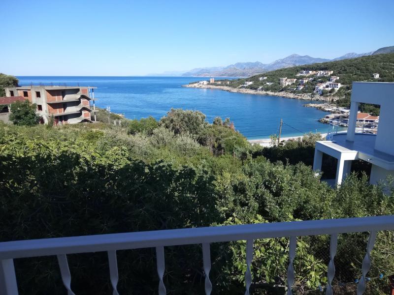  Prodaja, 60 m2 kuća i 200 m2 plac na Utjehi 139.000 e