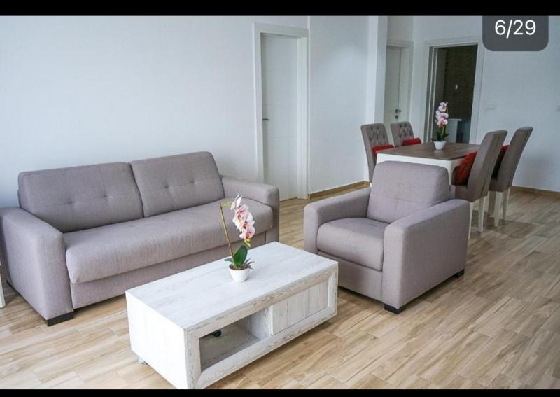  Izdavanje, dvosoban stan u Sutomoru 100 m2 600 e