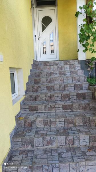  Izdavanje, Šušanj dvosoban stan 47 m2  490e sa računima