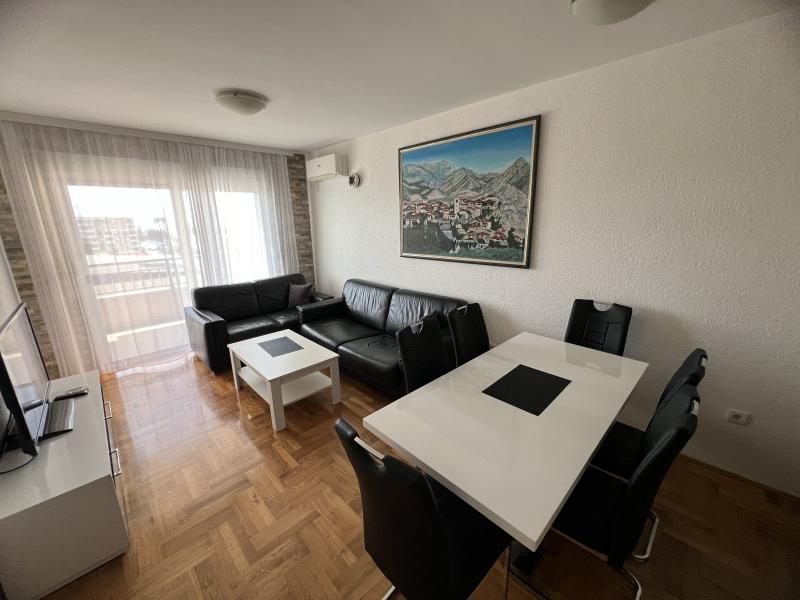  Prodaja, dvosoban stan 69 m2 +4m2 porum 199.000e