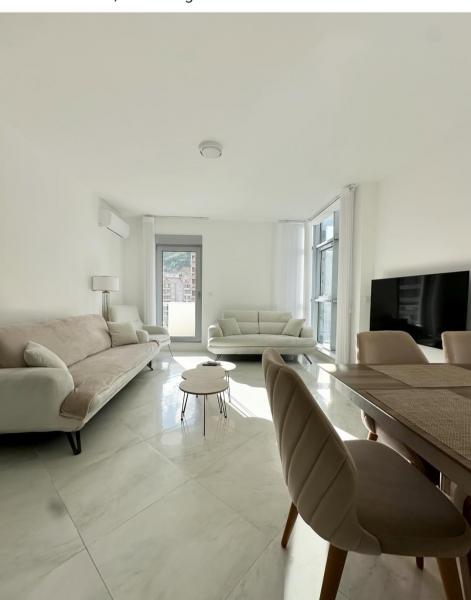  Prodaja, trosoban stan u Rozino, Budva 95 m2 300.000e