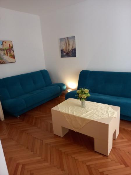  Prodaja, studio 34 m2 u centru Bara 78000 e