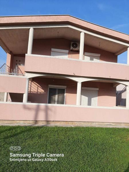  Prodaja, kuća u Polju 170 m2 , na placu od 590 m2 189000e