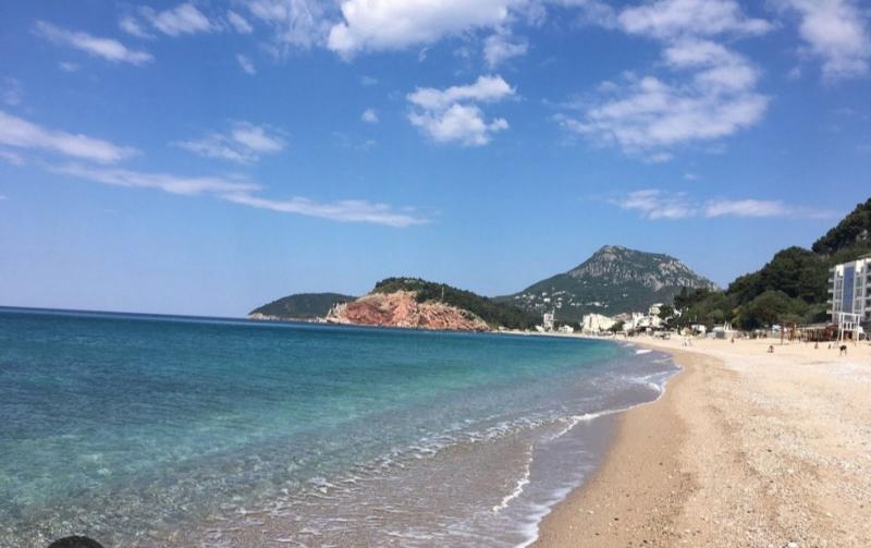  Prodaja, u  Sutomoru studio 34,38 m2 prva linija mora 4500e