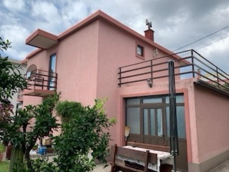  Prodaja, kuća u Sutomoru 164 m2, na placu 469 m2 257.000e