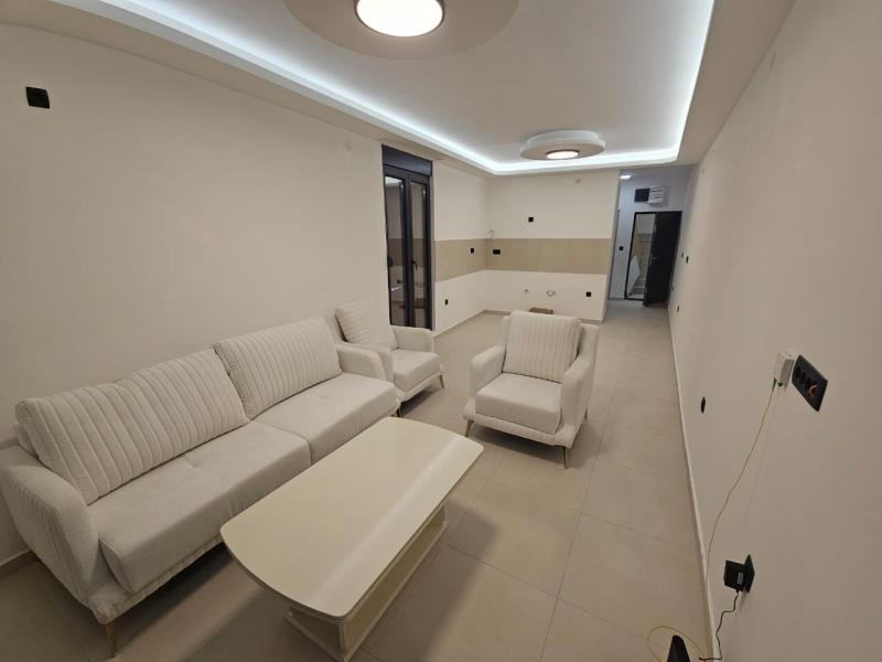  Prodaja, nov jednosoban stan 47 m2 u Đenovićima 145.000e