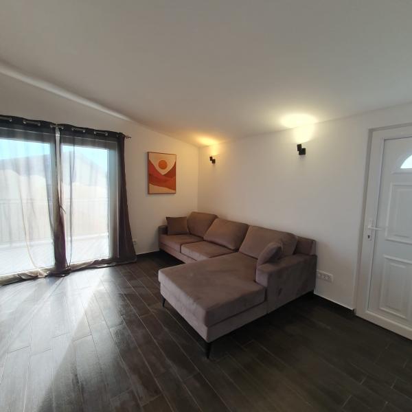  Prodaja, jednosoban stan na Žukotrlici 52 m2 105000 e