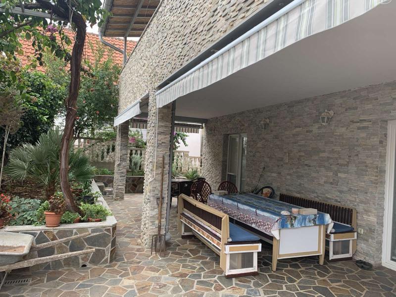  Prodaja, kuća u Dobroj Vodi od 204 m2 200.000e