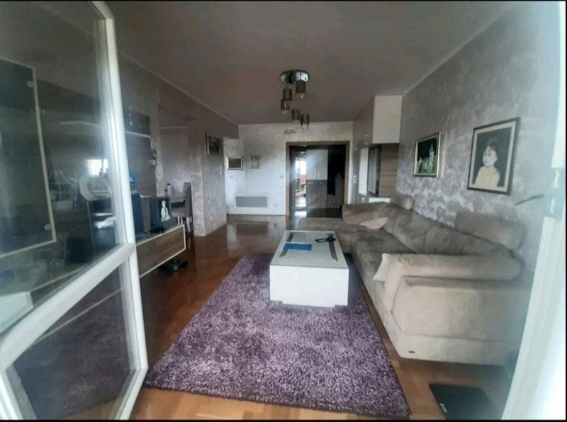  Prodaja, dvosoban stan od 84 m2 u Kekinoj zgradi 257.000 e