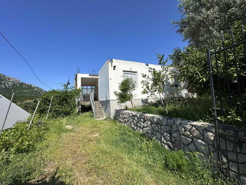 Prodaja, legalizovana kuća od 100 m2 u Haj Nehaju po 120.000 e