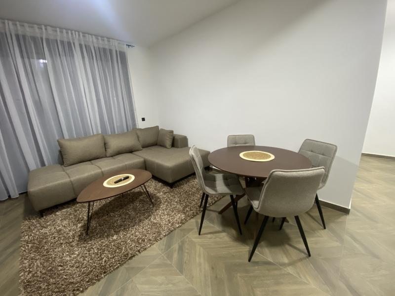  Izdavanje, jednosoban stan 50 m2 u Šušanj 550e