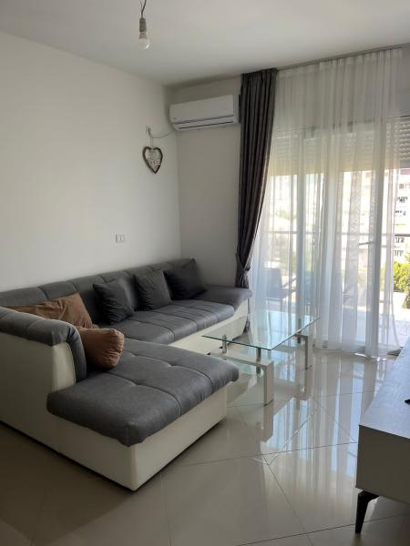  Izdavanje,  jednosoban stan 44 m2 sa garažom  500 e 