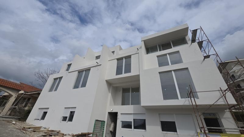  Prodaja, jednosoban stan u  Kumboru od 45 m2 124.000e