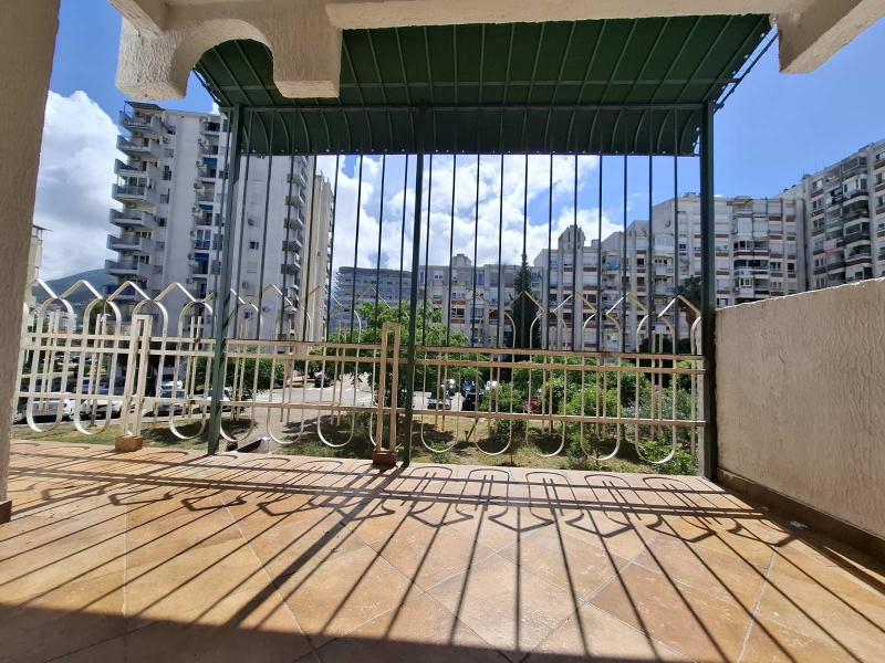  Prodaja, trosoban stan u centru Bara od 77m2+23m2 terase 250.000e