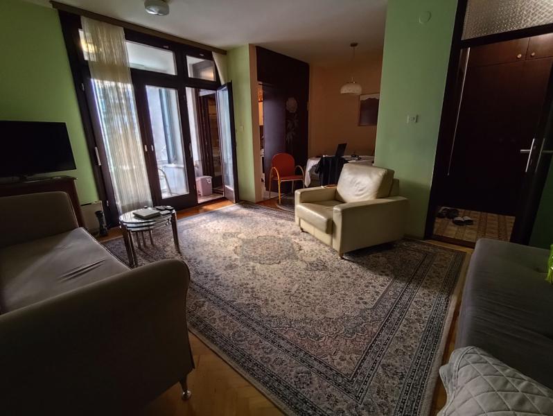  Prodaja, jednosoban stan u centru Bara 60 m2 140.000e